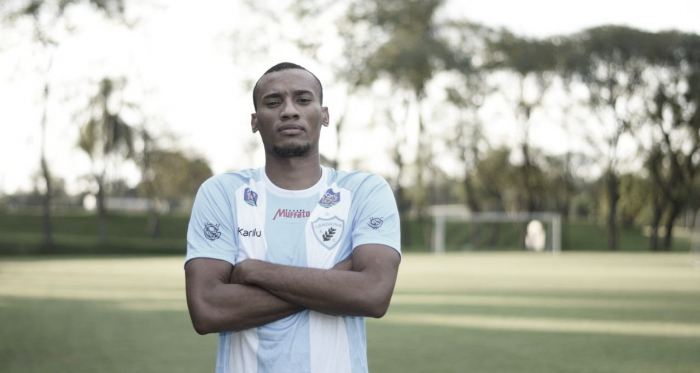 Zagueiro Jeferson Silva celebra retorno ao Brasil e garante motivação para Série C