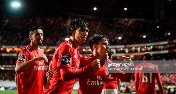 Benfica goleia e mantem primeiro lugar