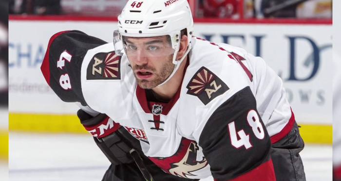 Arizona Coyotes trade Jordan Martinook in exchange for Marcus Kruger