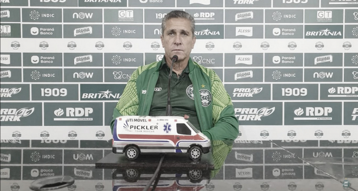 Jorginho destrincha atuação do Coritiba na vitória sobre o Vasco