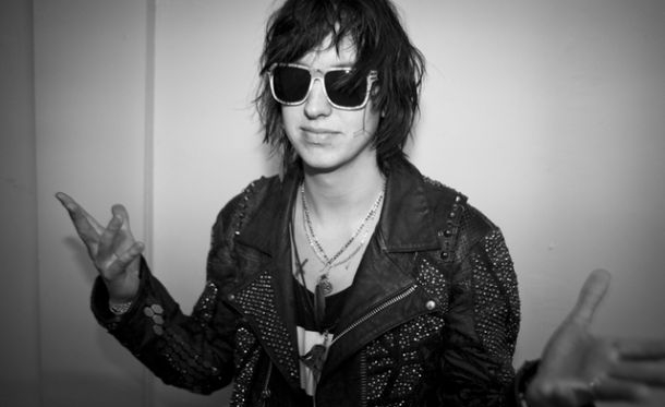 Julian Casablancas ameniza la espera de su nuevo álbum &#039;Tyranny&#039;