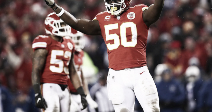 Justin Houston, alma de la defensiva de Kansas City festejando el triunfo (foto Kansas City Chiefs)