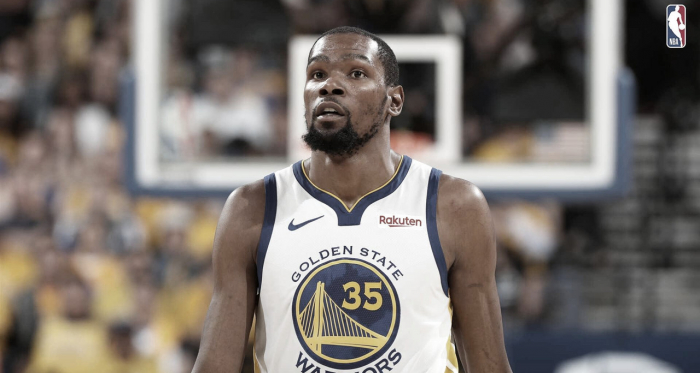 Kevin Durant da el salto al mundo del fútbol