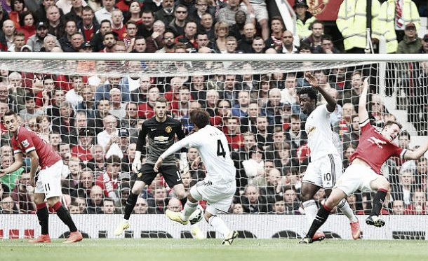 Manchester United 1-2 Swansea City: Utd beaten in Van Gaal&#039;s first competitive game