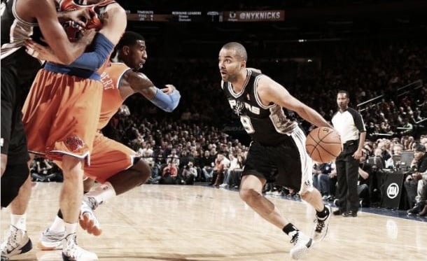 San Antonio Spurs arrolla a los Knicks