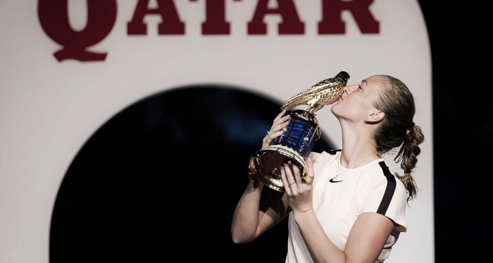Petra Kvitova poses alongside her Qatar Total Open trophy during the ceremony | Photo: Jimmie48 Tennis Photography