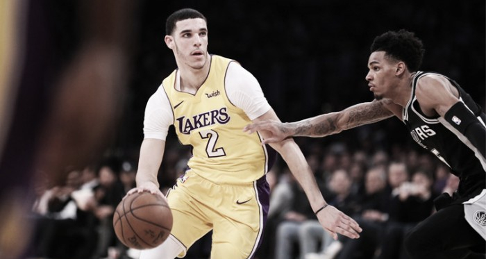 Ball y Murray exhibieron un interesante duelo anoche en el Staples Center. Foto: NBA