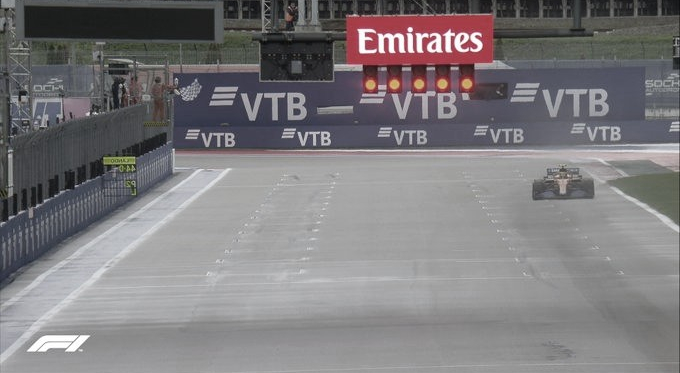 Pole de Norris con Sainz segundo en una loca qualy en Sochi