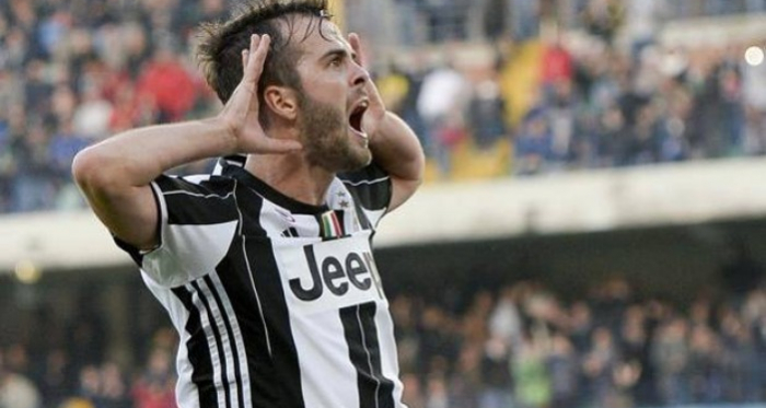 Pjanic carica la squadra: "Juve, voglio vincere tutto"