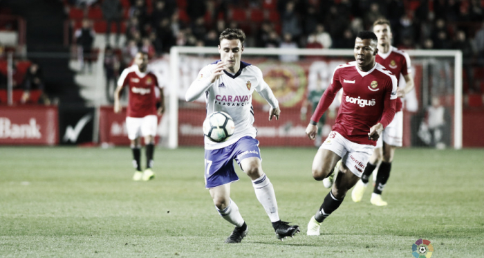 Dani Lasure e Ikechukwu Uche durante el partido en el Nou Estadi de la temporada 2017/18 / Foto: LaLiga