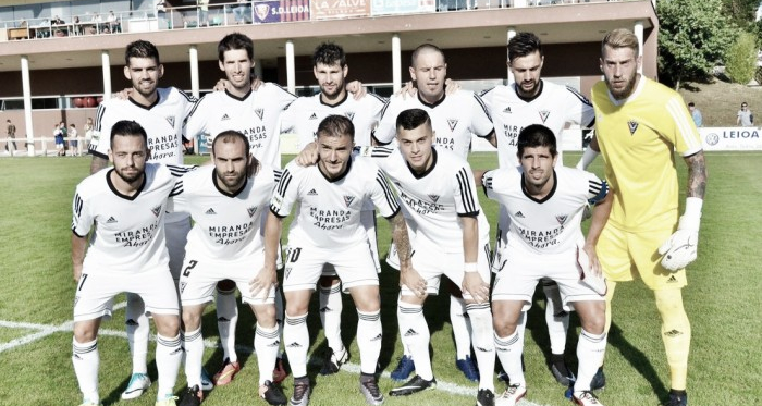 El Mirandés se deja dos puntos en Sarriena. | Foto: SD Leioa