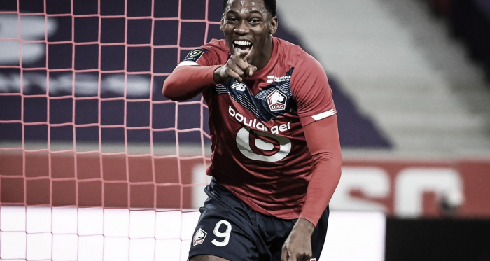 Com gol nos acréscimos, Lille vence Reims de virada e encosta no líder PSG