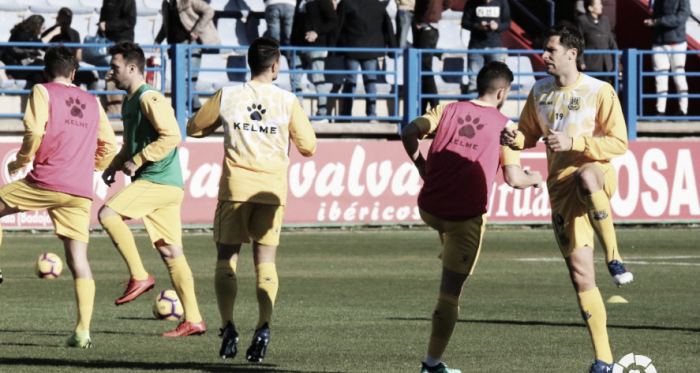 Calentamiento del Alcorcón en el partido frente al Extremadura | LaLiga 1|2|3