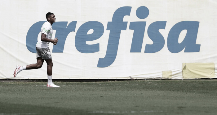 Luis Guilherme participa de treino e agora inicia transição física