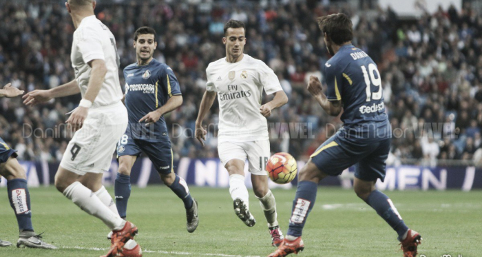 Lucas Vázquez levanta el balón durante un Real Madrid - Getafe: Foto: Vavel