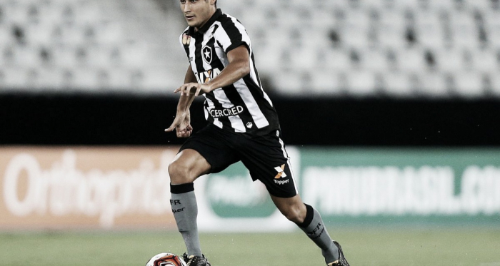 Marcinho elogia atuação do Botafogo em estreia no Brasileirão: "Fizemos bom jogo"