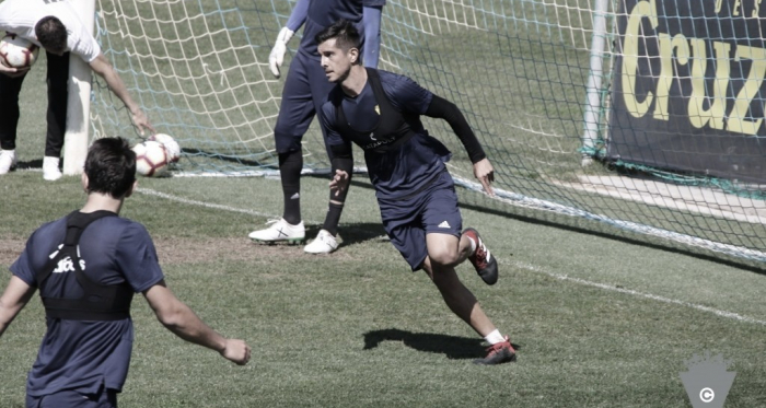 Marcos Mauro durante la sesión de entrenamiento | Cádiz CF