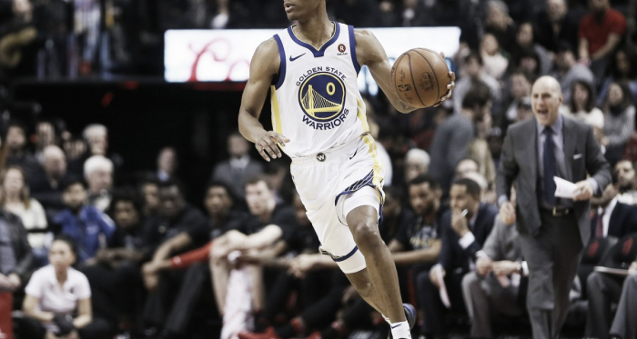 Patrick McCaw sale del hospital