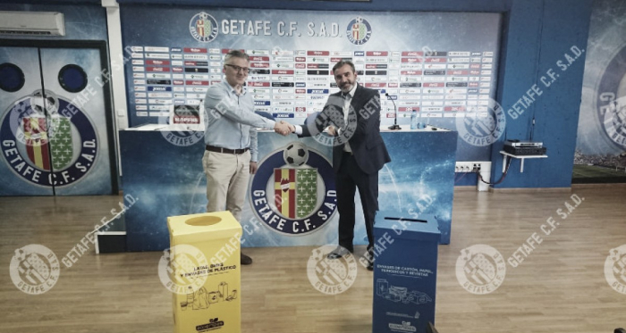 Ecoembes y el Getafe se unen por el reciclaje. | Foto: Getafe CF