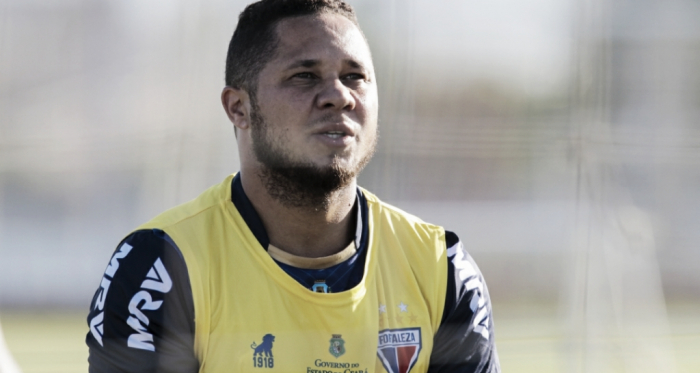 Madson fica no CSA até o fim do ano. (Foto: Júlio César)