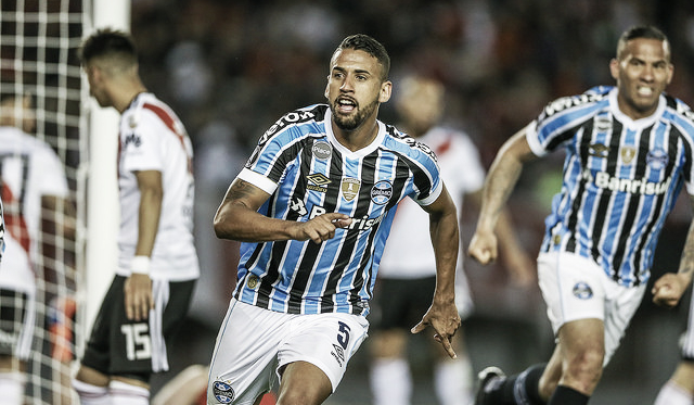 Grêmio vence River Plate na Argentina e traz boa vantagem para Porto Alegre
