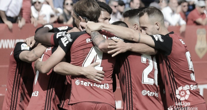 Los jugadores del Mirandés celebran el gol de la victoria frente al Fuenlabrada. FOTO: LaLiga.com