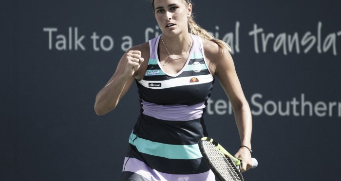 Monica Puig celebrates after defeating Mariana Duque-Mariño in the final round of qualifying at the 2017 Western & Southern Open. | Photo: Max Gao