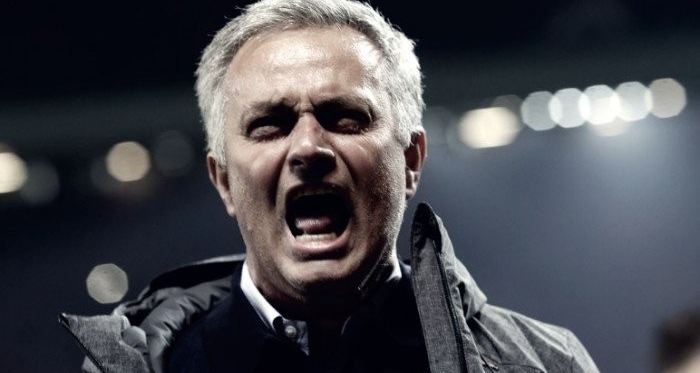 José Mourinho: &quot;Ajax no debería estar en la Europa League&quot;