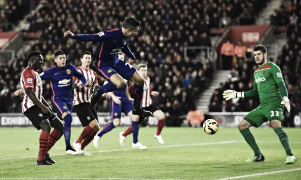 Southampton 1 - 2 Manchester United: 5th win in a row for shambolic Reds as van Persie sends them to third