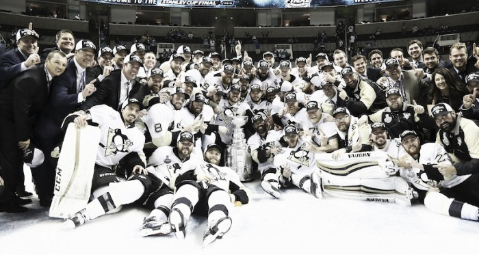 Penguins celebram o título (Foto: macleans.ca)