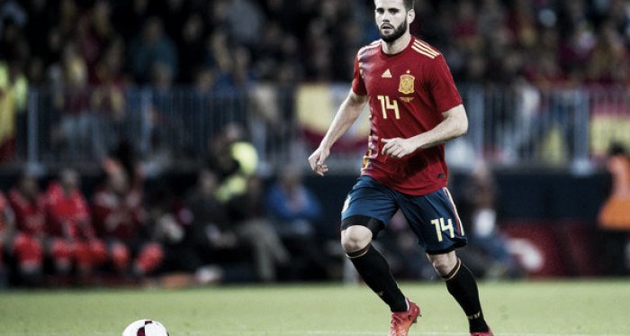 Nacho solventa el vacío de Piqué en 'La Roja'