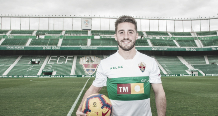 Nacho Gil en su presentación | Fuente: Elche CF