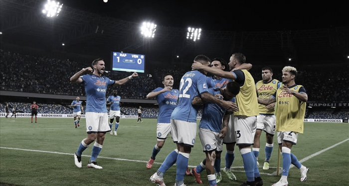 Napoli sofre susto inicial, mas estreia na Serie A com vitória diante do Venezia