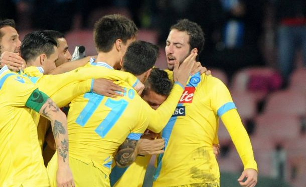 Higuaín y Callejón guían al Nápoles a la final de la Coppa Italia