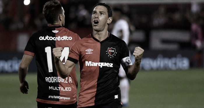 "La Fiera" festejando su gol (Foto: Infobae)