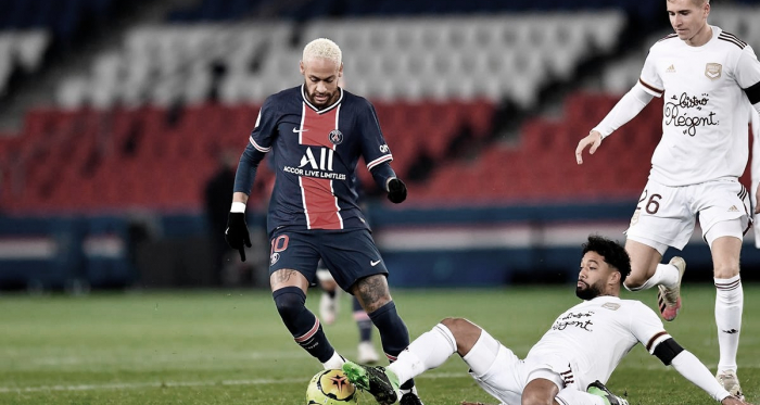 PSG tropeça no Bordeaux e vê liderança do Francês ameaçada