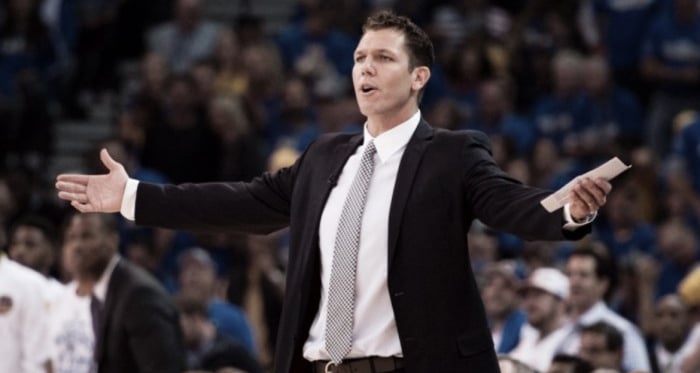 Los Angeles Lakers hire Luke Walton as head coach