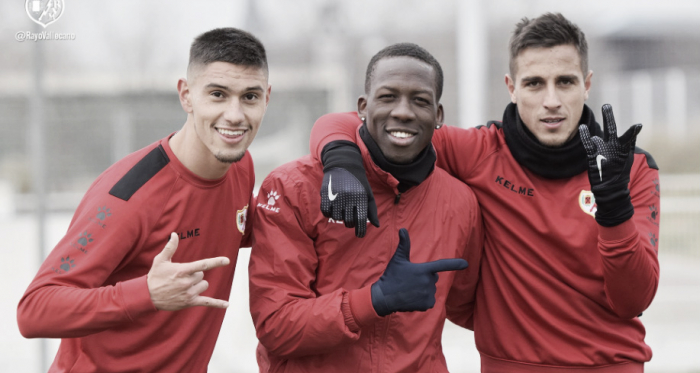 Velázquez, Trejo y Advíncula en un entrenamiento | Fotografía: Rayo Vallecano S.A.D.