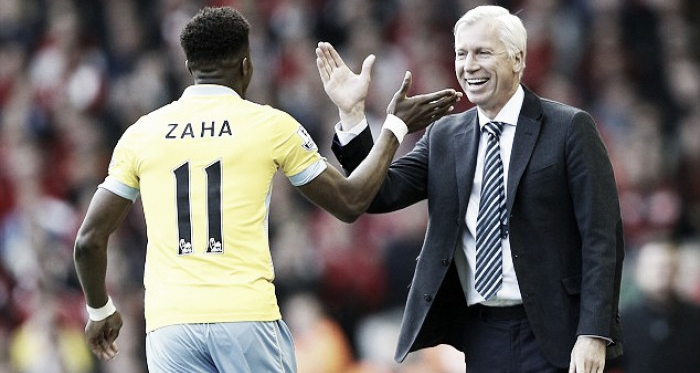 Zaha lamenta la destitución de Alan Pardew