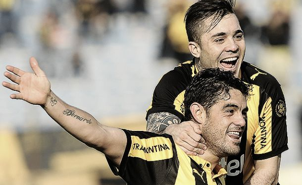 Victoria en el debut para Peñarol