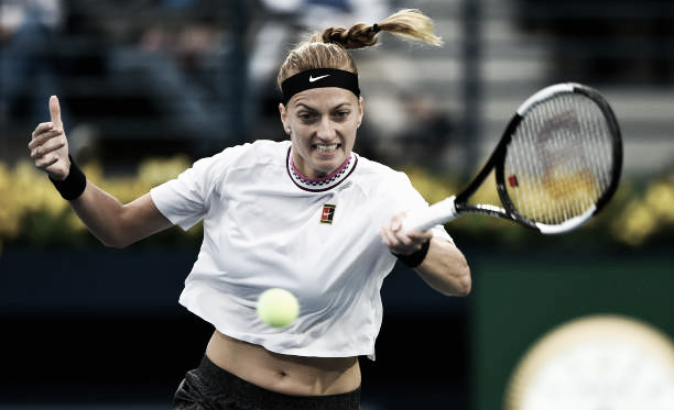 Petra Kvitova golpea una derecha durante su partido de hoy ante Hsie en Dubai. Foto: gettyimages.es
