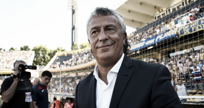 La sonrisa del DT: Tigre aún sueña con quedarse (Foto: Olé).