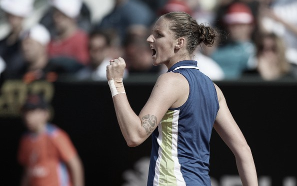 Karolina Pliskova celebra un punto durante el partido de hoy ante Victoria Azarenka en Roma. Foto: gettyimages.es