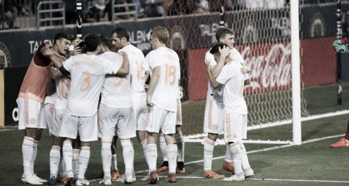 Atlanta gana con eficacia