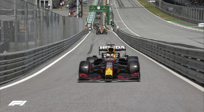 Verstappen se lleva la pole a pesar de su enfado