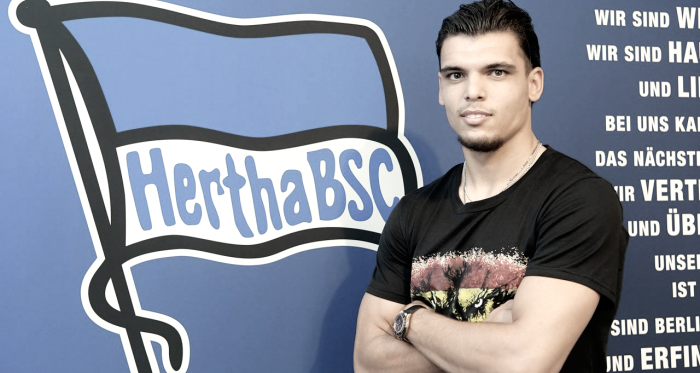 Karim Rekik llega para reforzar al Hertha de Berlín