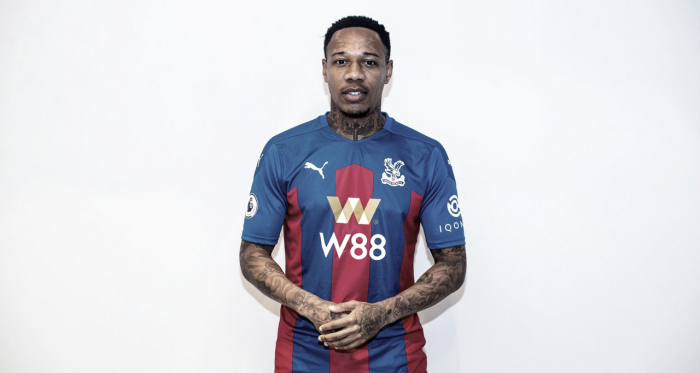 Ex-Liverpool, Nathaniel Clyne é anunciado no Crystal Palace