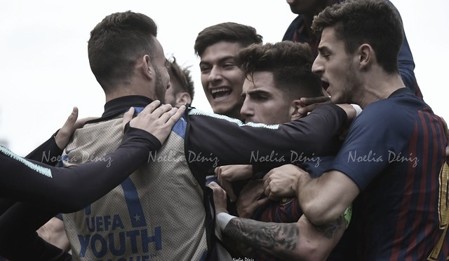 El FCB Juvenil A celebrando un gol ante el Olympique de Lyon. Foto: Noelia Déniz, VAVEL