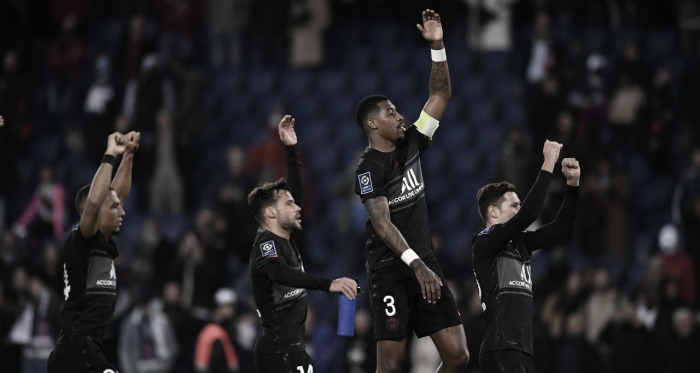 Mbappé decide no fim, PSG vira sobre Angers e se recupera na Ligue 1