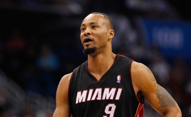 Rashard Lewis To Have Knee Surgery